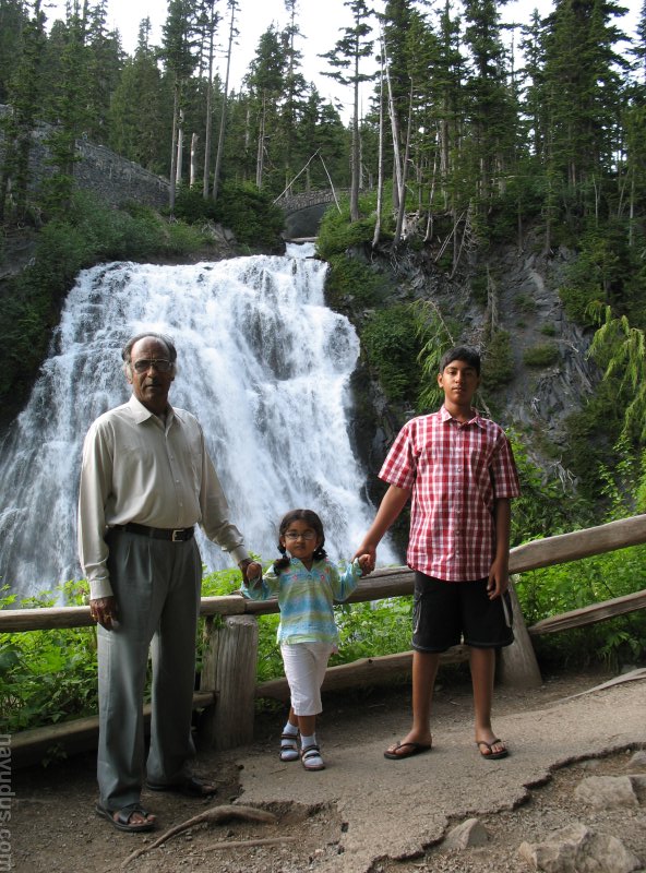 IMG_3679 * 2592 x 1944 * (3.08MB)